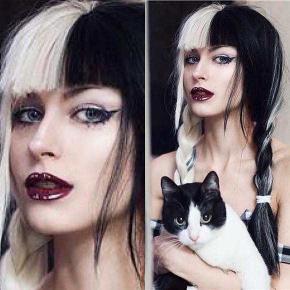 Cruella D. 32” ⚫️⚪️B& W Cosplay Synthetic Bang Wig - Picture 2 of 8